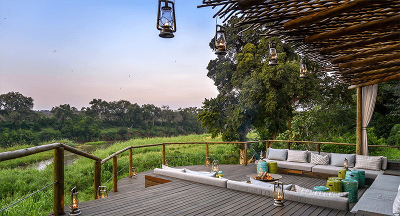 Large viewing deck at Lion Sands Narina Lodge