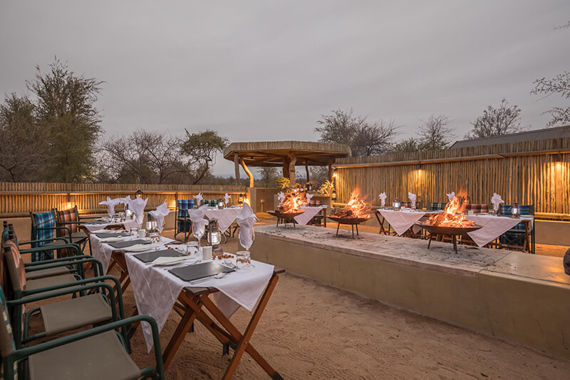Becks Safari Lodge outdoor dinning