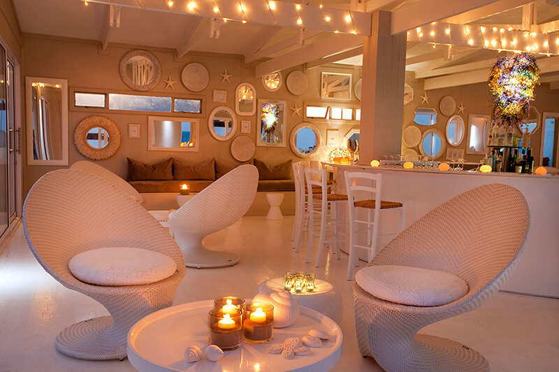 White Pearl resort bar area