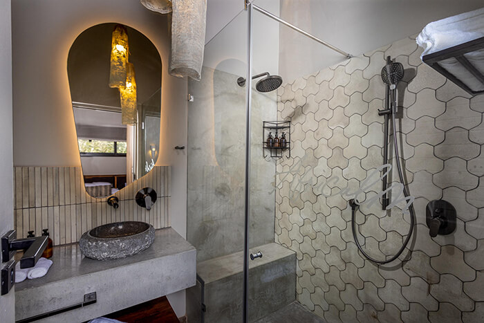 Waterside luxury suite 2